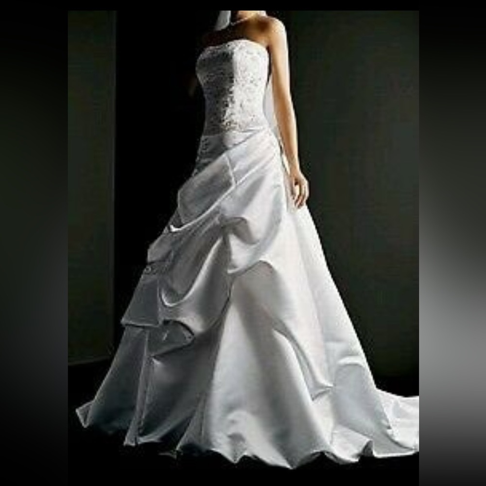 Oleg Cassini Wedding dress